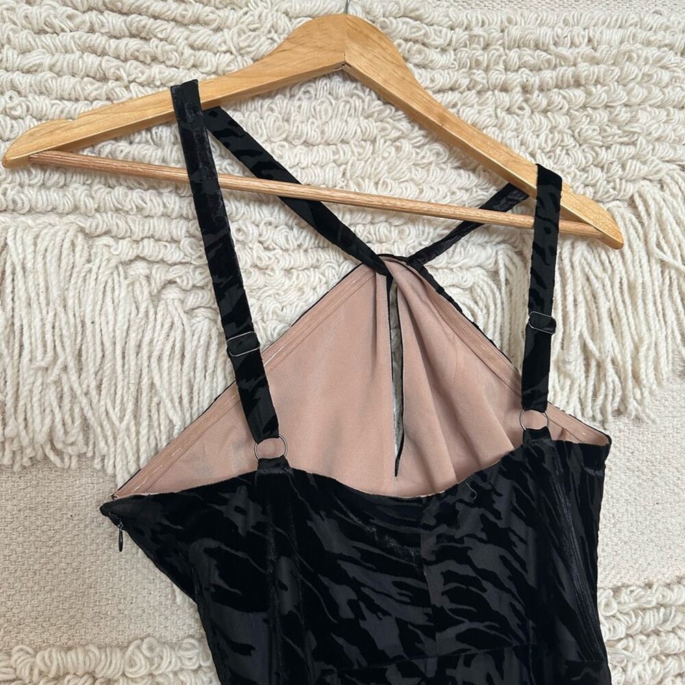 Dress the Population Velvet Halter Dress - Picture 6 of 6